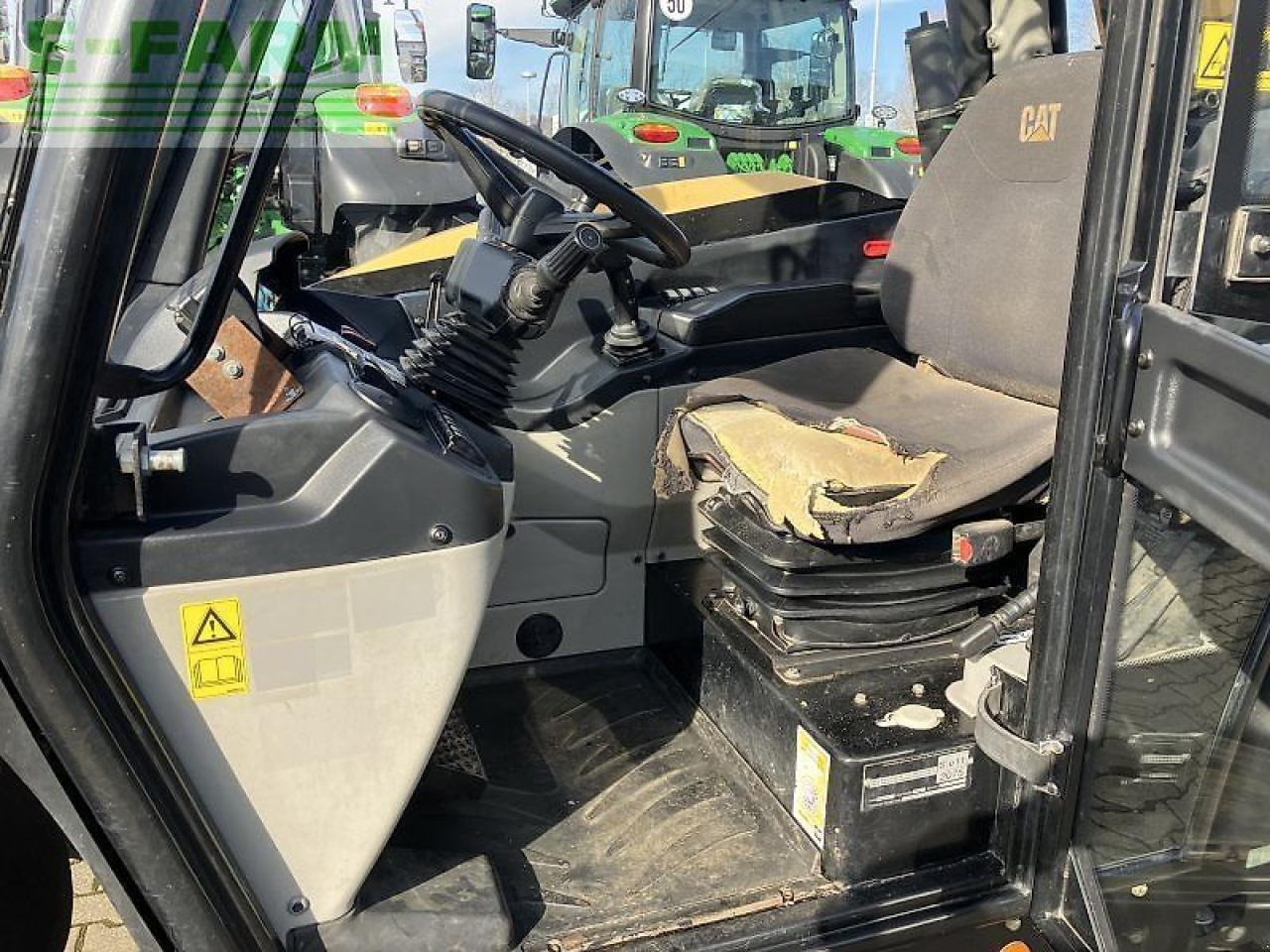 Manipulador telescópico Caterpillar th 407: foto 8