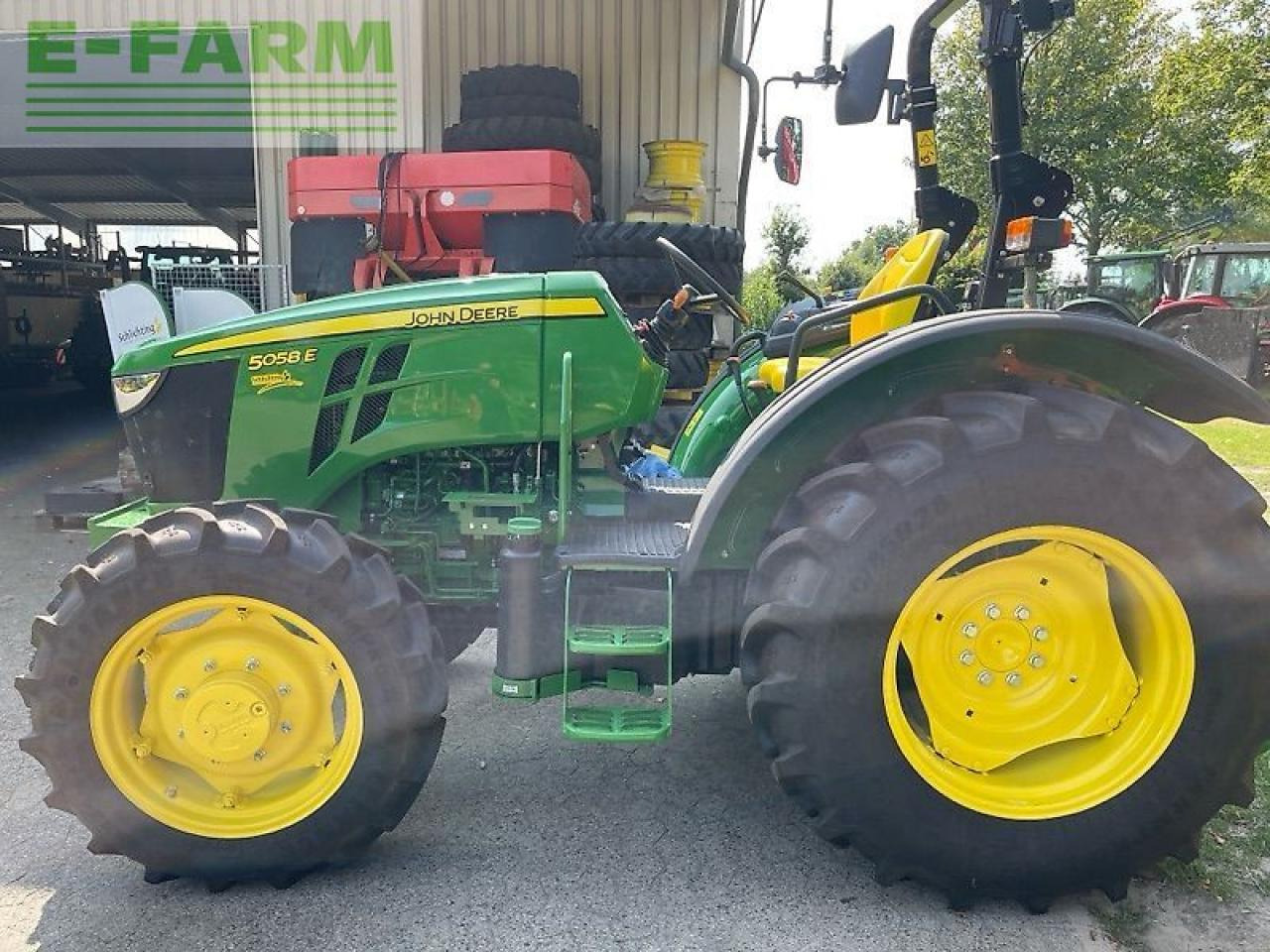 John Deere 5058e - Tractor: foto 3 John Deere 5058e - Tractor: foto 3