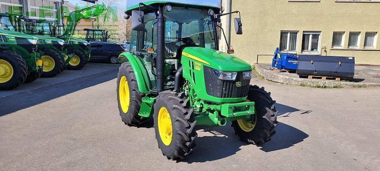 John Deere 5058e - Tractor: foto 1 John Deere 5058e - Tractor: foto 1
