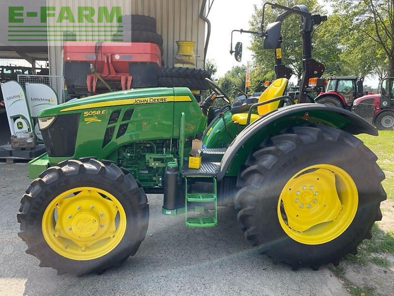 John Deere 5058e - Tractor: foto 2 John Deere 5058e - Tractor: foto 2