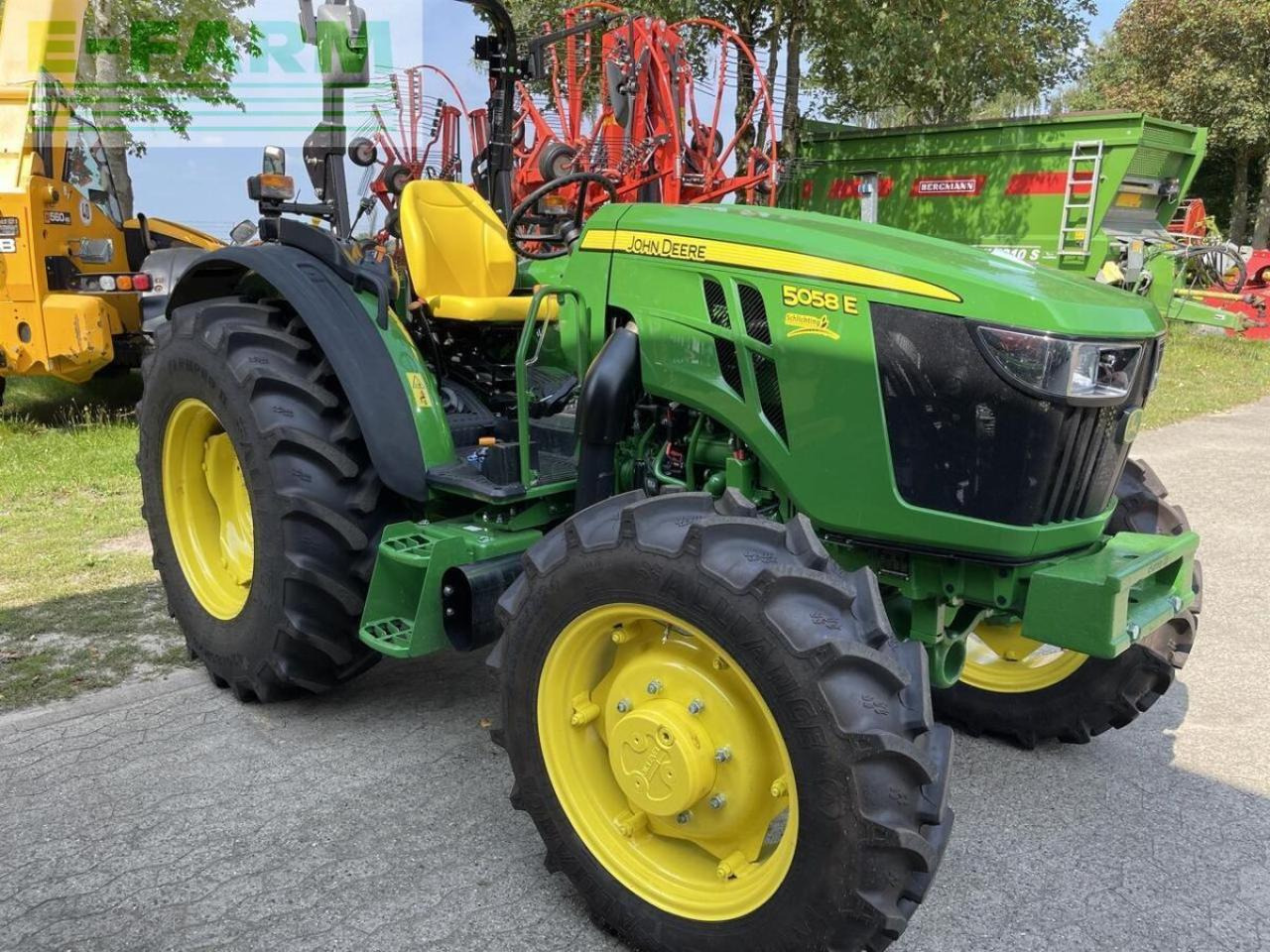 John Deere 5058e ohne kabine - Tractor: foto 1 John Deere 5058e ohne kabine - Tractor: foto 1