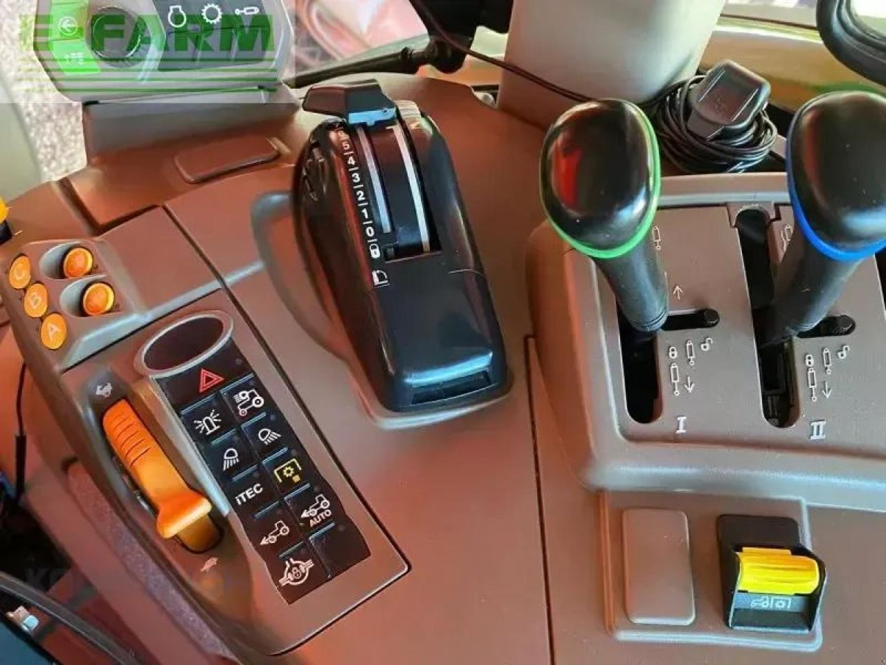 Tractor John Deere 5100r: foto 12