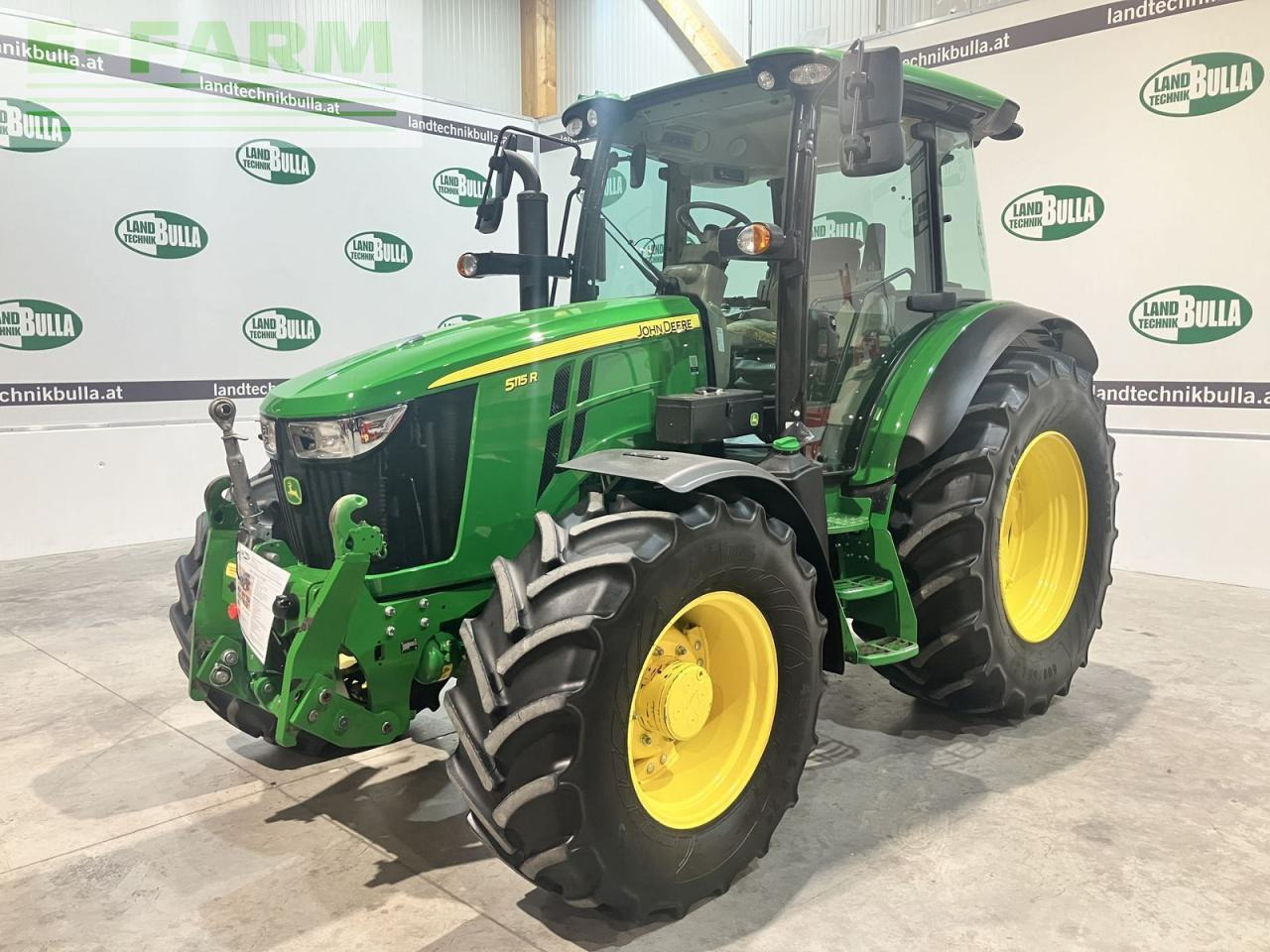 John Deere 5115r - Tractor: foto 1 John Deere 5115r - Tractor: foto 1