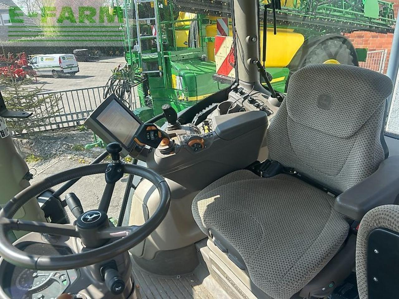 Tractor John Deere 6250r: foto 8