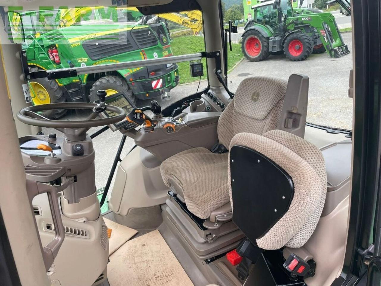 Tractor John Deere 6250r: foto 11