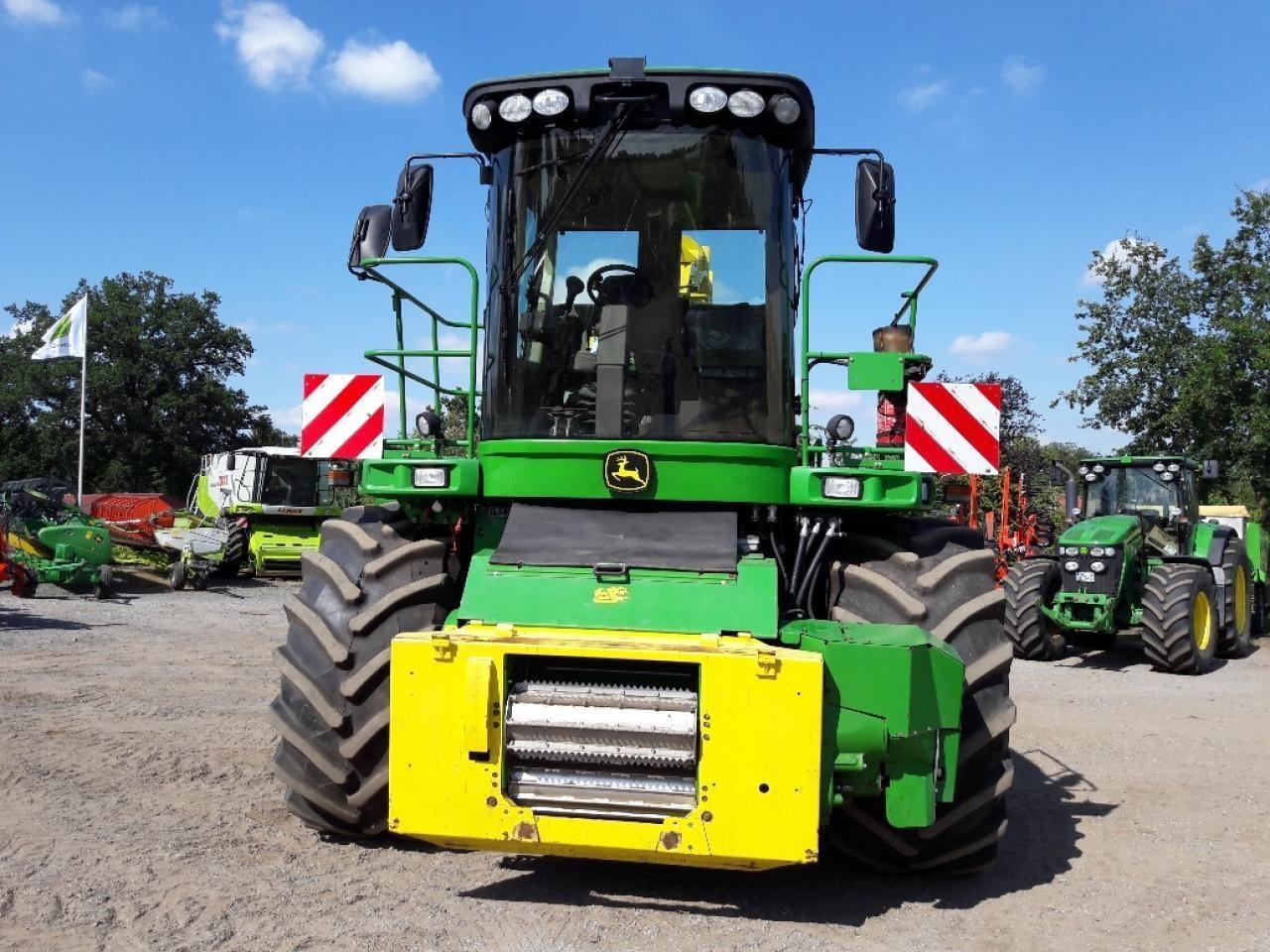 John Deere 7780i nir sensor - Cosechadora de forraje: foto 2 John Deere 7780i nir sensor - Cosechadora de forraje: foto 2