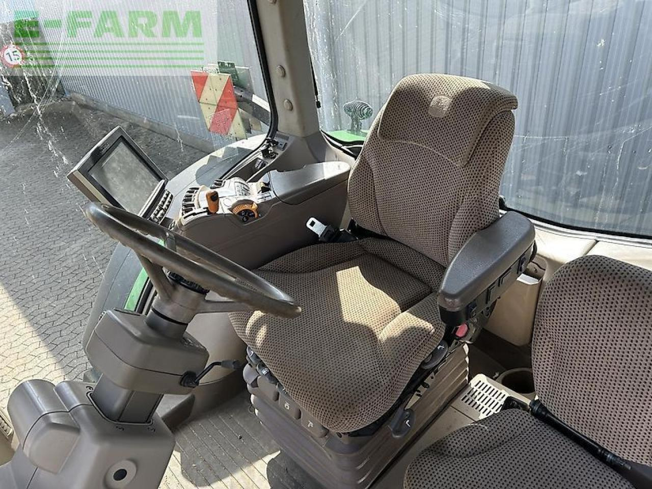 Tractor John Deere 8320r: foto 15 Tractor John Deere 8320r: foto 15