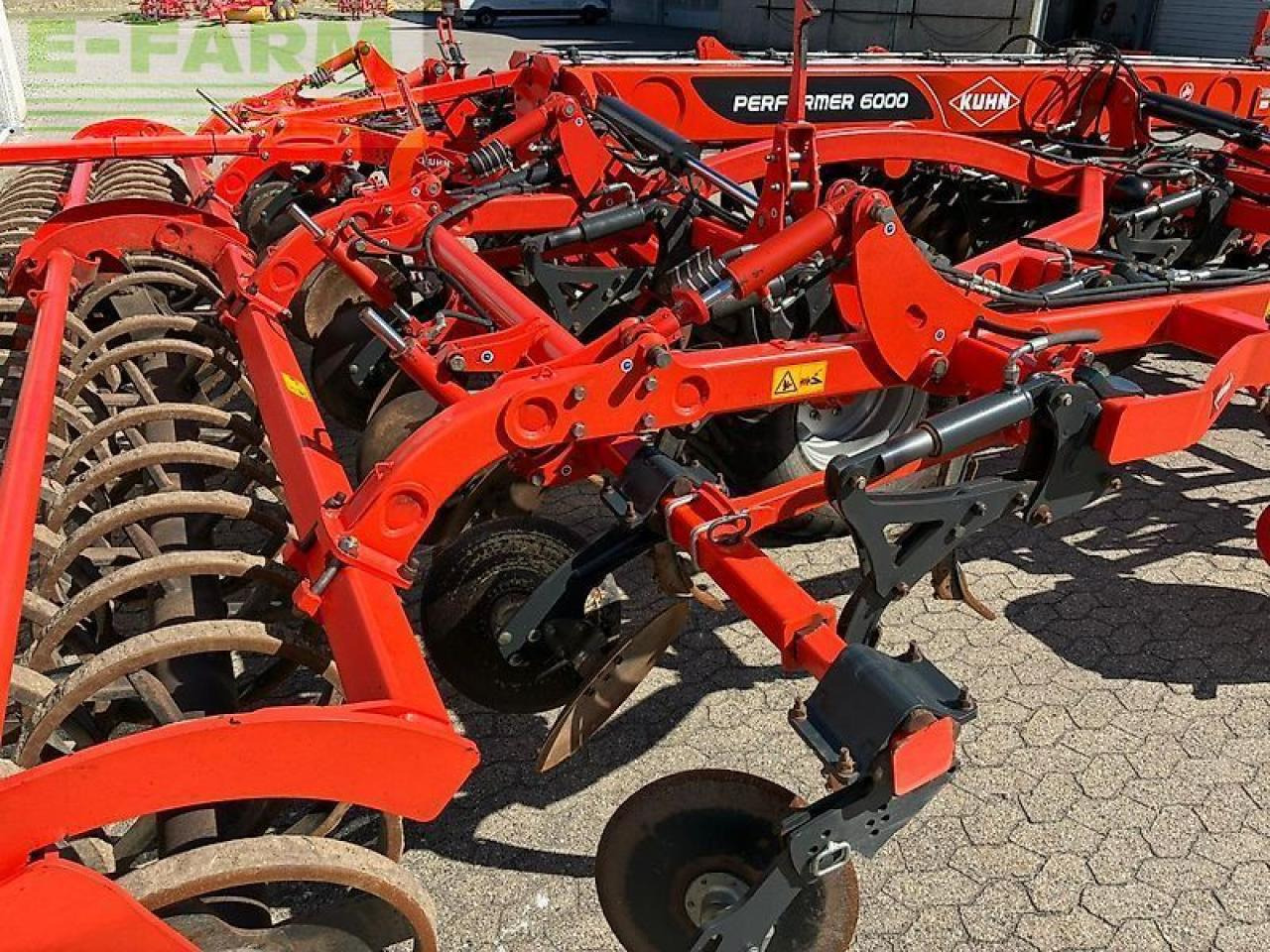 Kuhn performer 600 - Cultivador: foto 2 Kuhn performer 600 - Cultivador: foto 2
