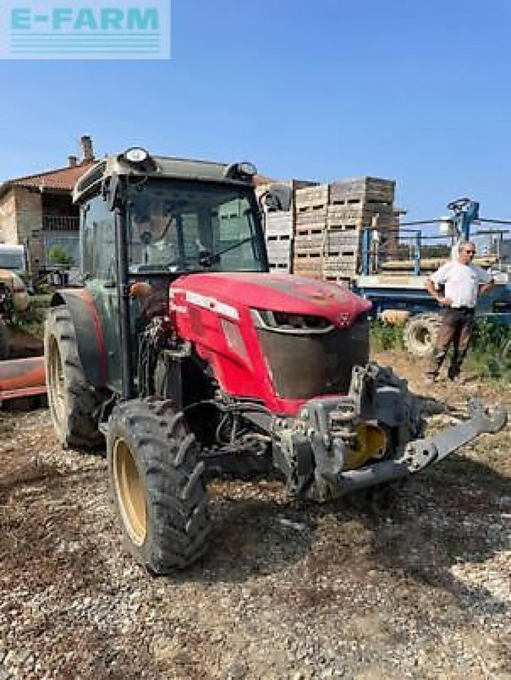 Massey Ferguson 3710 f - Tractor: foto 2 Massey Ferguson 3710 f - Tractor: foto 2
