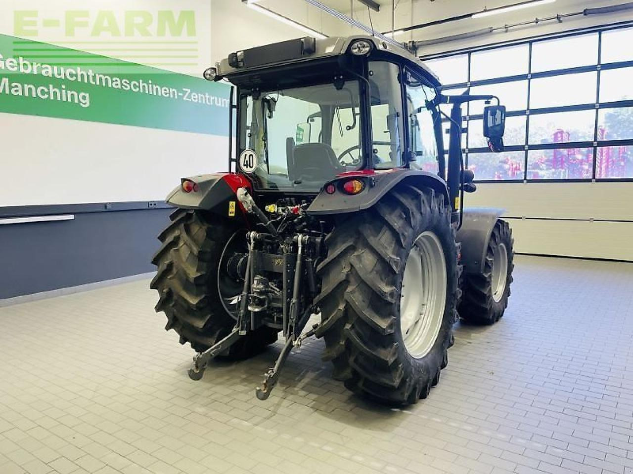 Massey Ferguson 4709 m dyna-2 essential - Tractor: foto 5 Massey Ferguson 4709 m dyna-2 essential - Tractor: foto 5