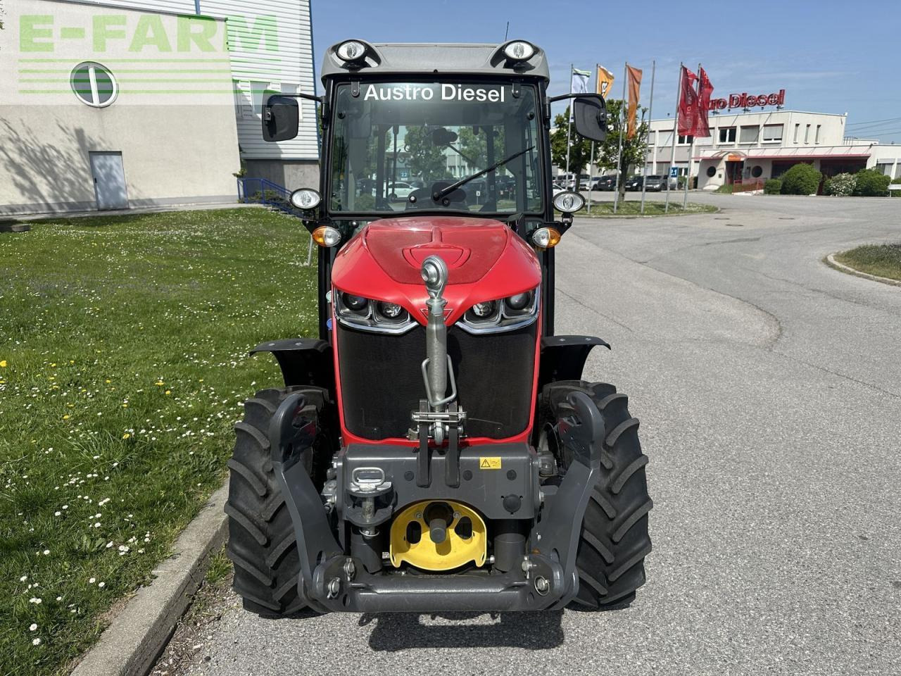 Massey Ferguson mf 3708 - Tractor: foto 2 Massey Ferguson mf 3708 - Tractor: foto 2