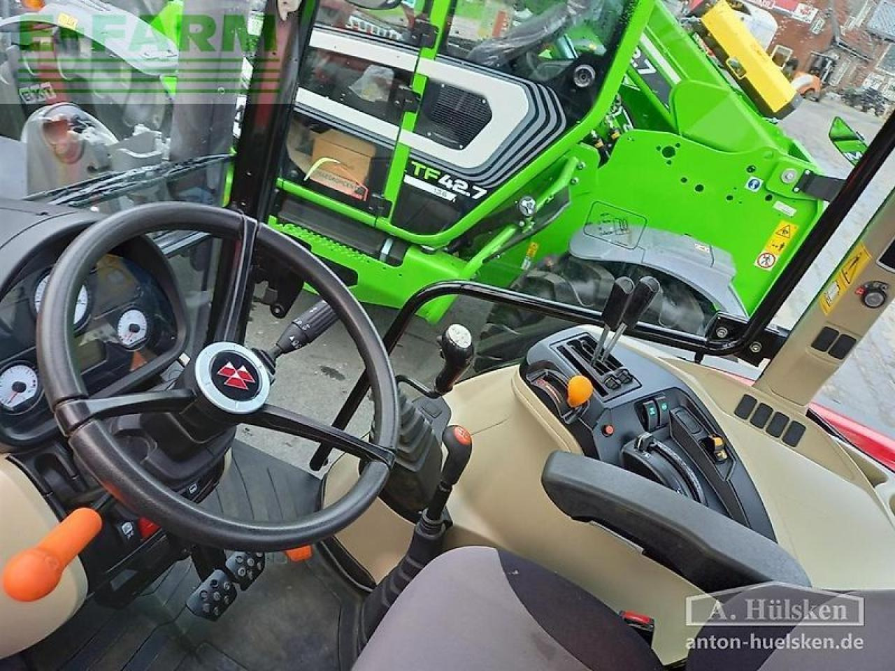 Tractor Massey Ferguson mf4707 cab 4wd: foto 8 Tractor Massey Ferguson mf4707 cab 4wd: foto 8