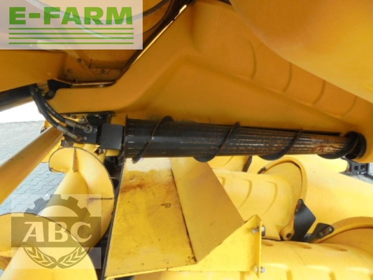 New Holland 980 cf 8r 75 - Cabezal de maíz: foto 3 New Holland 980 cf 8r 75 - Cabezal de maíz: foto 3