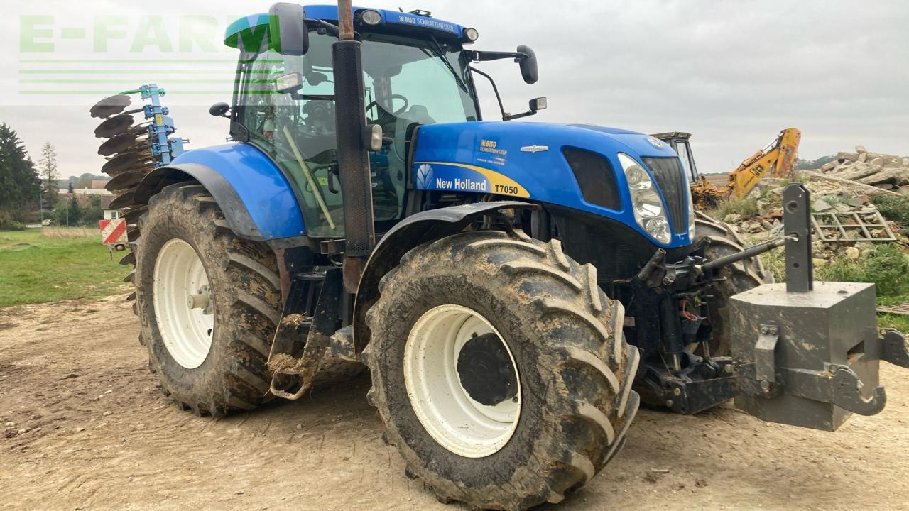 New Holland T7050 - Tractor: foto 4 New Holland T7050 - Tractor: foto 4