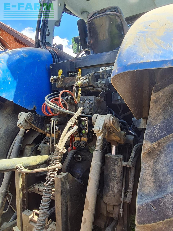New Holland T7050 - Tractor: foto 2 New Holland T7050 - Tractor: foto 2