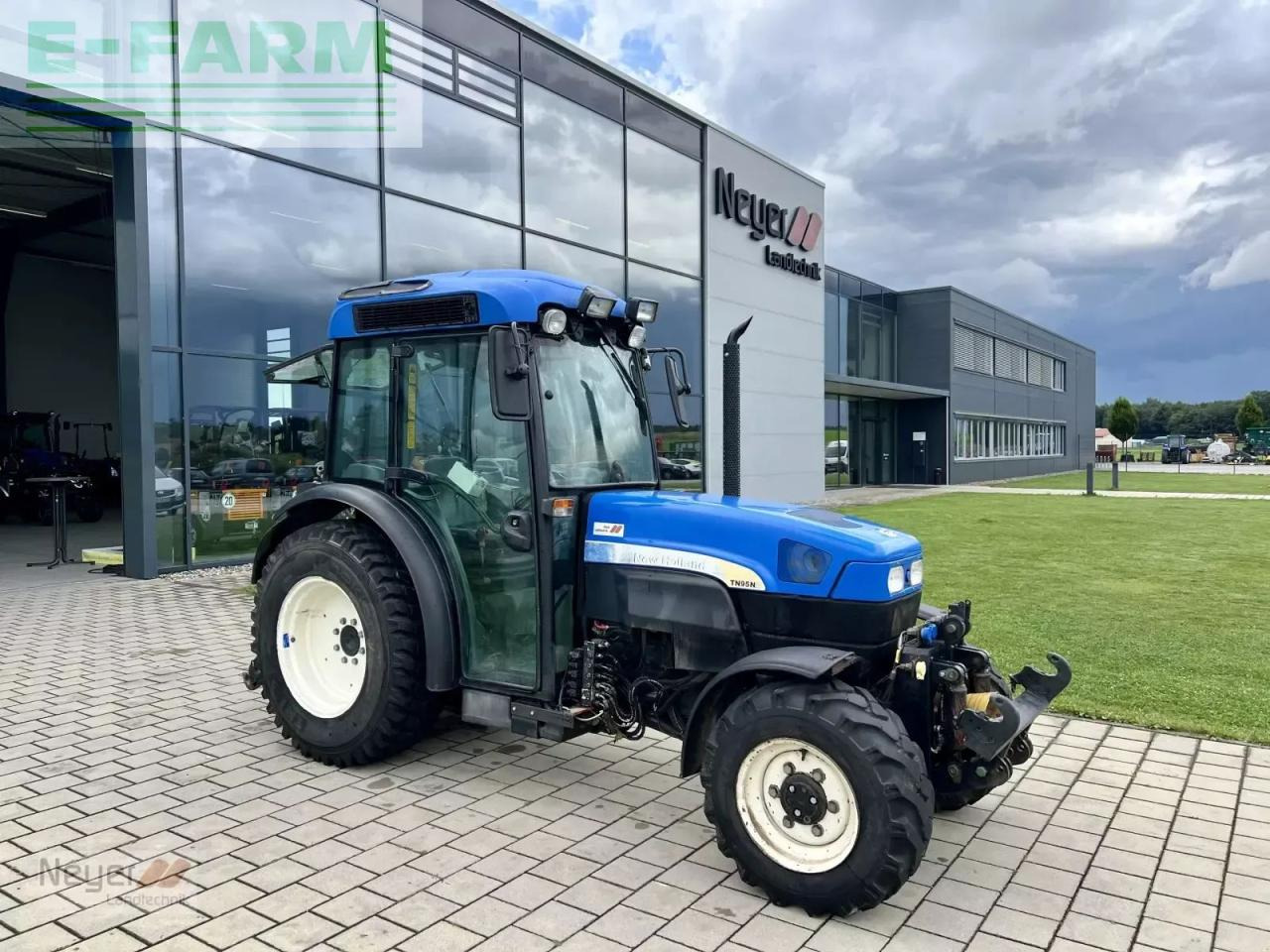 New Holland tn 95 na - Tractor: foto 2 New Holland tn 95 na - Tractor: foto 2