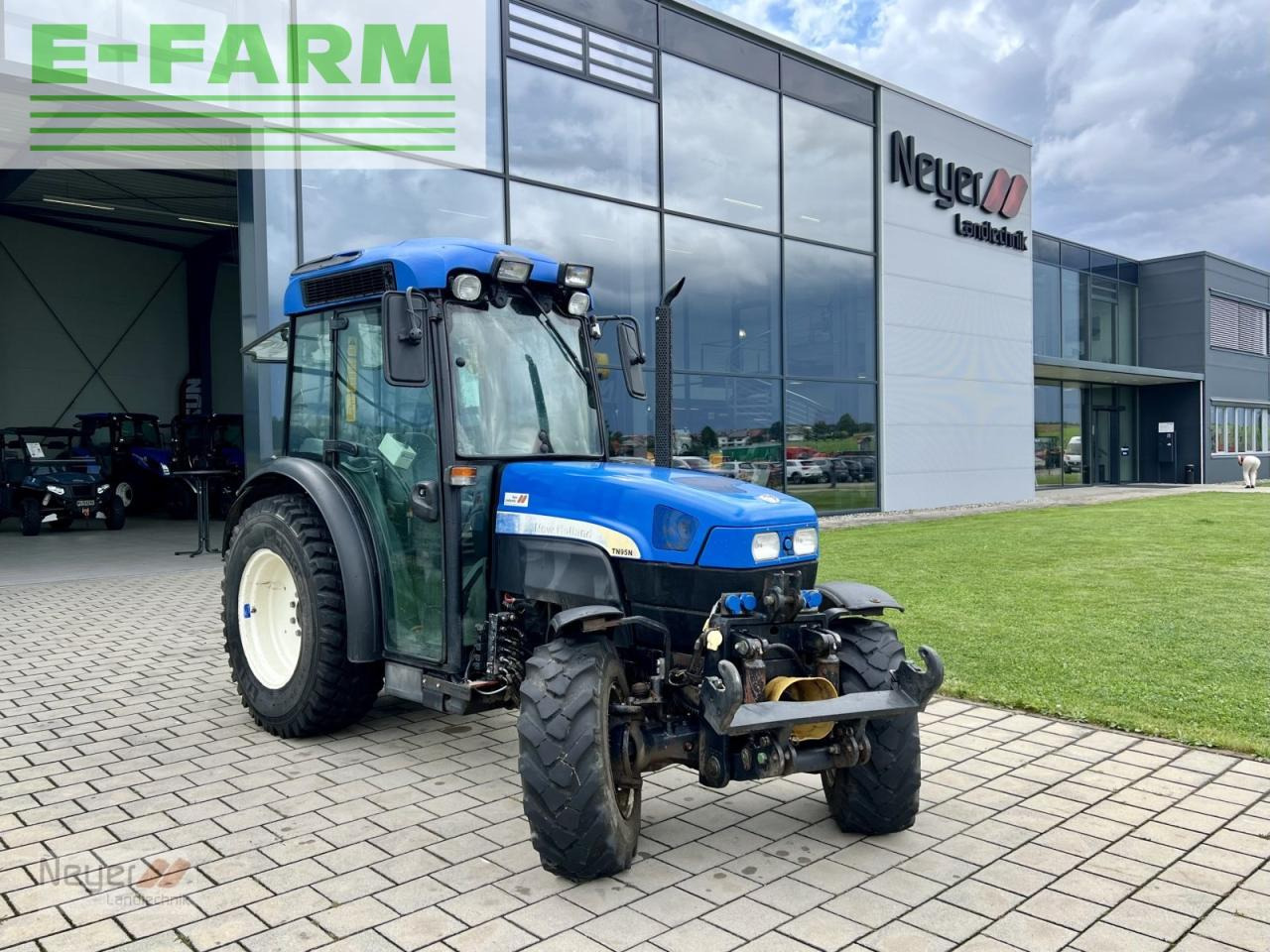New Holland tn 95 na - Tractor: foto 1 New Holland tn 95 na - Tractor: foto 1