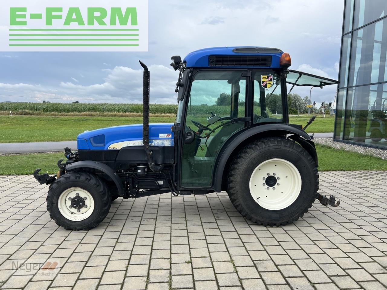 New Holland tn 95 na - Tractor: foto 3 New Holland tn 95 na - Tractor: foto 3
