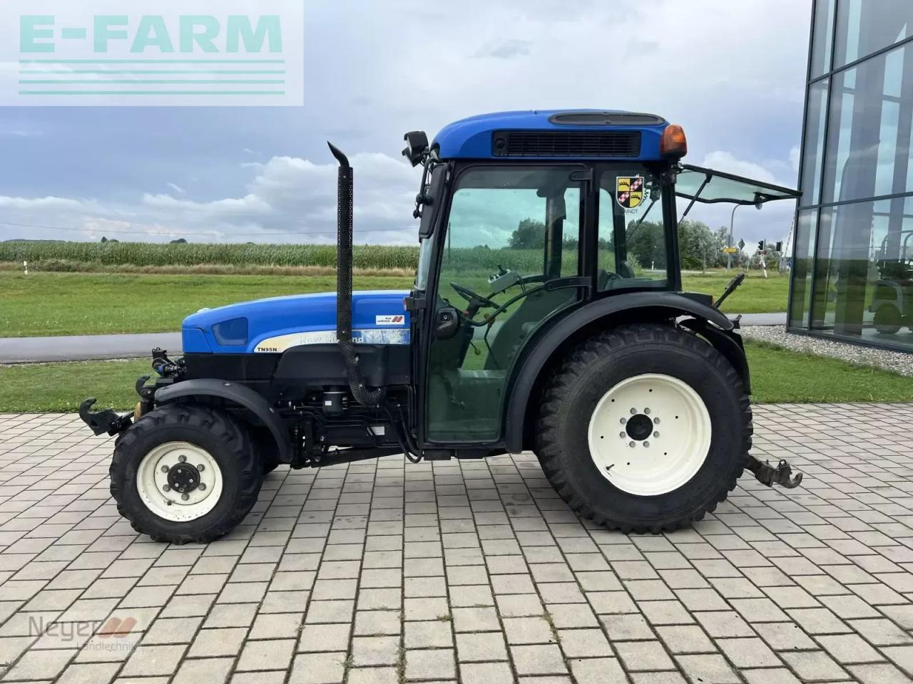 New Holland tn 95 na - Tractor: foto 3 New Holland tn 95 na - Tractor: foto 3