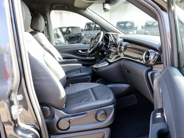 Furgoneta de pasajeros, Furgoneta eléctrica MERCEDES-BENZ EQV 300 Avantgarde,Extralang,6Sitzer,2xKlima,LED...: foto 6 Furgoneta de pasajeros, Furgoneta eléctrica MERCEDES-BENZ EQV 300 Avantgarde,Extralang,6Sitzer,2xKlima,LED...: foto 6