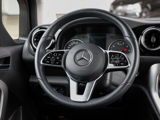 MERCEDES-BENZ T 180 Progressive,MBUX,LED,Navi,Kamera,Tempomat - Furgoneta de pasajeros: foto 5 MERCEDES-BENZ T 180 Progressive,MBUX,LED,Navi,Kamera,Tempomat - Furgoneta de pasajeros: foto 5
