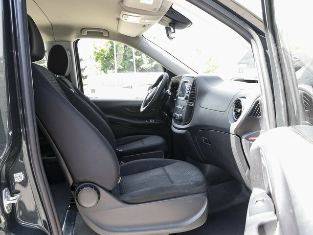 MERCEDES-BENZ Vito 114 TourerPro,lang,Automatik,8Sitze,Kamera - Minibús, Furgoneta de pasajeros: foto 2 MERCEDES-BENZ Vito 114 TourerPro,lang,Automatik,8Sitze,Kamera - Minibús, Furgoneta de pasajeros: foto 2
