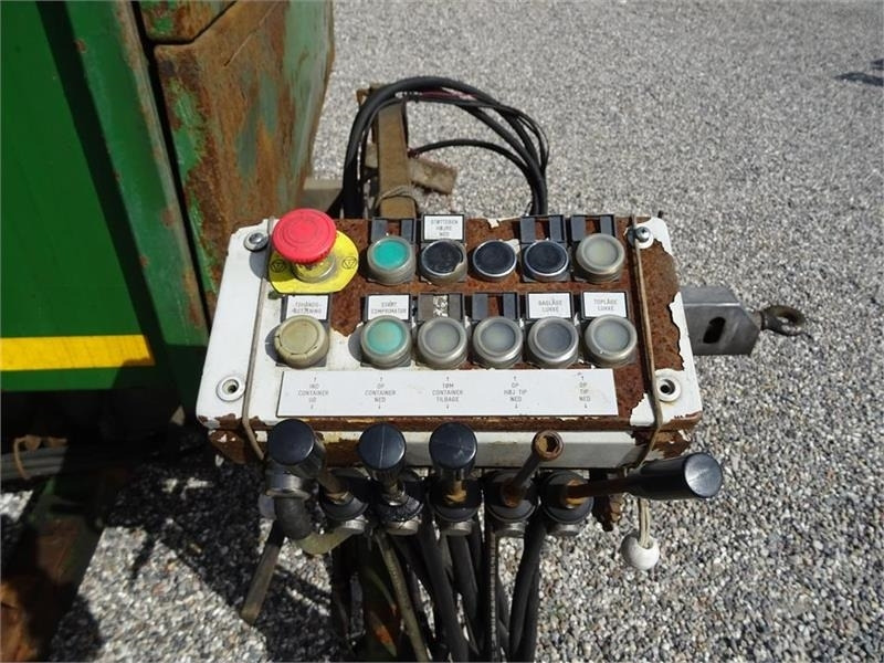 Remolque Pomi Renovo 8m3 med komprimator: foto 11 Remolque Pomi Renovo 8m3 med komprimator: foto 11