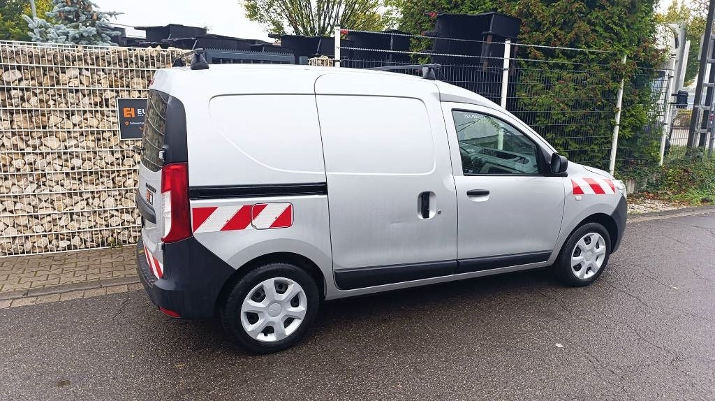 Dacia Dokker Transporter, Kastenwagen, Werkstattschränke - Furgoneta pequeña: foto 4 Dacia Dokker Transporter, Kastenwagen, Werkstattschränke - Furgoneta pequeña: foto 4