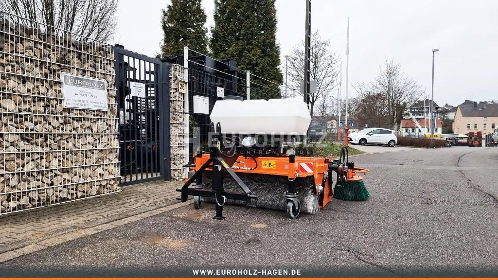 Kehrmaschine ZM 1400 für Radlader - Barredora cucharón para Vehículo municipal: foto 1 Kehrmaschine ZM 1400 für Radlader - Barredora cucharón para Vehículo municipal: foto 1