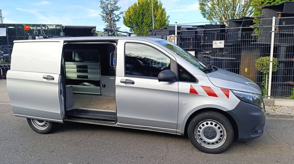 Furgoneta caja cerrada Mercedes-Benz Vito 114 CDI Allrad-Werkstattschränke-Standheizung: foto 10
