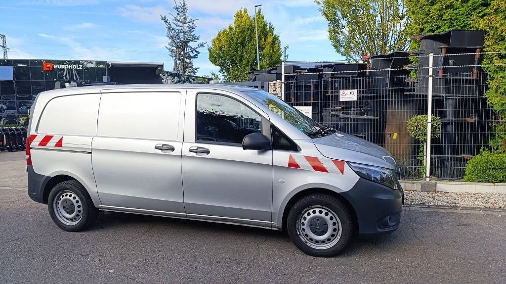 Furgoneta caja cerrada Mercedes-Benz Vito 114 CDI Allrad-Werkstattschränke-Standheizung: foto 7