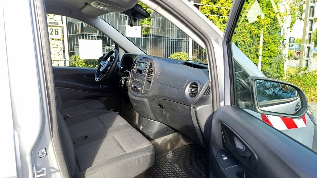 Furgoneta caja cerrada Mercedes-Benz Vito 114 CDI Allrad-Werkstattschränke-Standheizung: foto 18