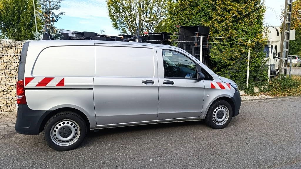 Furgoneta caja cerrada Mercedes-Benz Vito 114 CDI Allrad-Werkstattschränke-Standheizung: foto 6
