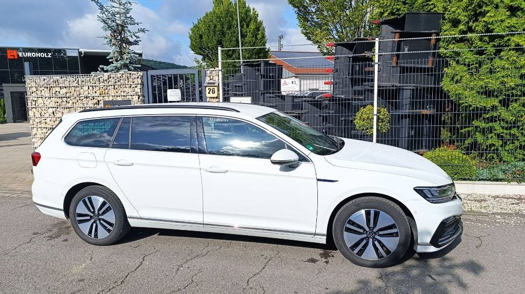Volkswagen Passat GTE 1.4 Plug-In-Hybrid, Batterie neu, Navi - Coche: foto 5 Volkswagen Passat GTE 1.4 Plug-In-Hybrid, Batterie neu, Navi - Coche: foto 5