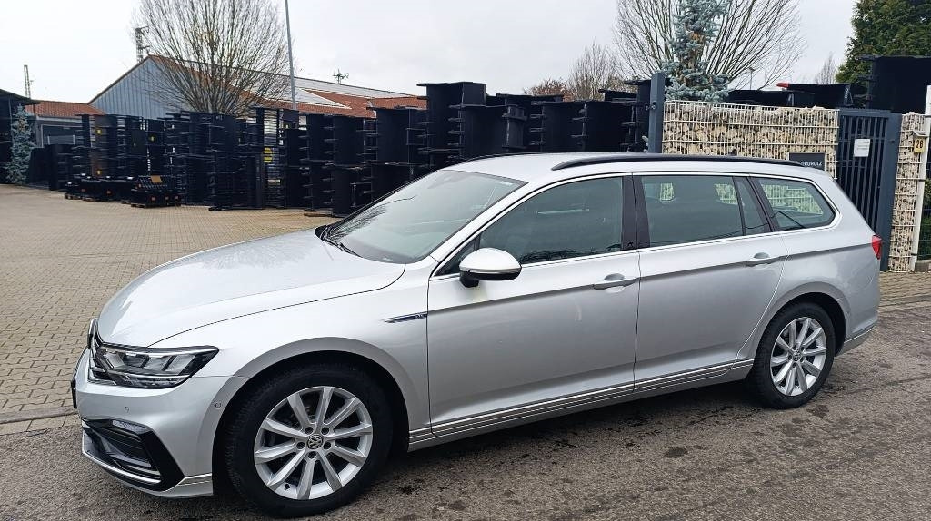 Volkswagen Passat GTE 1.4 TSI DSG GTE Plug-in-Hybrid 1. Hand - Coche: foto 4 Volkswagen Passat GTE 1.4 TSI DSG GTE Plug-in-Hybrid 1. Hand - Coche: foto 4