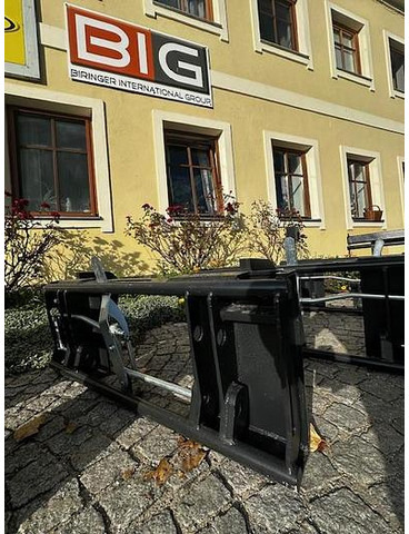 Big Genie / Terex Adapter passend zu Euro Aufnahme - Implemento: foto 1 Big Genie / Terex Adapter passend zu Euro Aufnahme - Implemento: foto 1