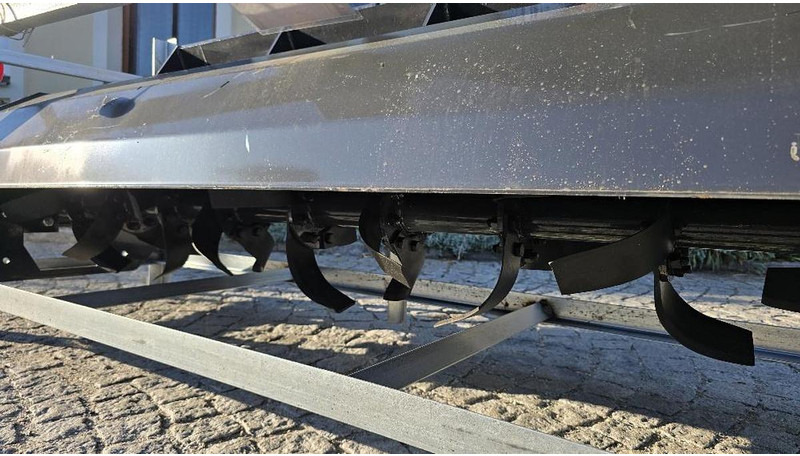 Wolverine Anbaufräse mit Bobcat 115cm Aufnahme TL-12-73 W - Implemento: foto 2 Wolverine Anbaufräse mit Bobcat 115cm Aufnahme TL-12-73 W - Implemento: foto 2