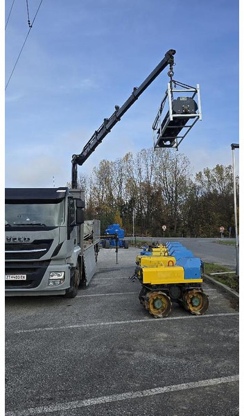 Iveco Stralis 6x2 Baustoffpritsche mit Hiab 228-E5 Kran - Camión grúa: foto 3 Iveco Stralis 6x2 Baustoffpritsche mit Hiab 228-E5 Kran - Camión grúa: foto 3