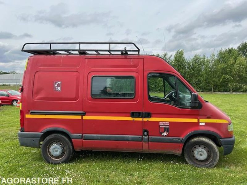 10 / RENAULT MASTER / 8797 RT / VTU / 23 ans - Furgón: foto 4 10 / RENAULT MASTER / 8797 RT / VTU / 23 ans - Furgón: foto 4