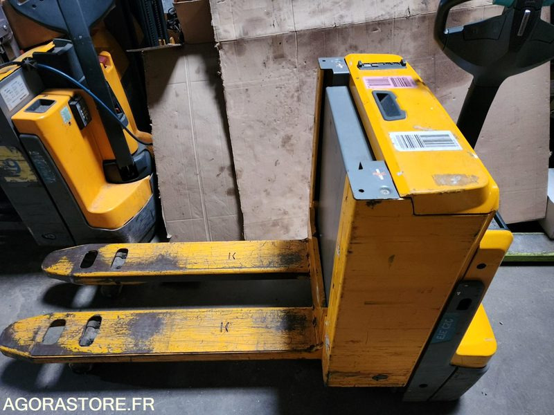 2 TRANSPALETTES ELECTRIQUE A LEVEE INITIALE 24V 150Ah CHARGEUR EMBARQUE DE 2019 - Transpaleta: foto 2 2 TRANSPALETTES ELECTRIQUE A LEVEE INITIALE 24V 150Ah CHARGEUR EMBARQUE DE 2019 - Transpaleta: foto 2