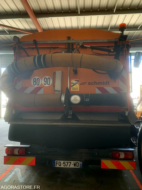 BALAYEUSE COMPOSÉE D'UN PORTEUR MERCEDES ET D'UN SYSTÈME DE BALAYAGE SCHMIDT - Barredora vial: foto 5 BALAYEUSE COMPOSÉE D'UN PORTEUR MERCEDES ET D'UN SYSTÈME DE BALAYAGE SCHMIDT - Barredora vial: foto 5