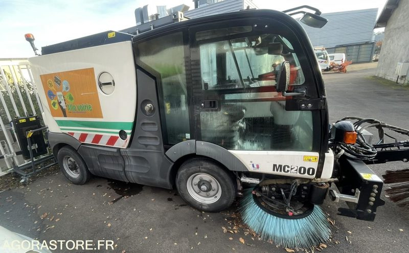 BALAYEUSE MATHIEU AZURA DE 2013 - Barredora vial: foto 2 BALAYEUSE MATHIEU AZURA DE 2013 - Barredora vial: foto 2