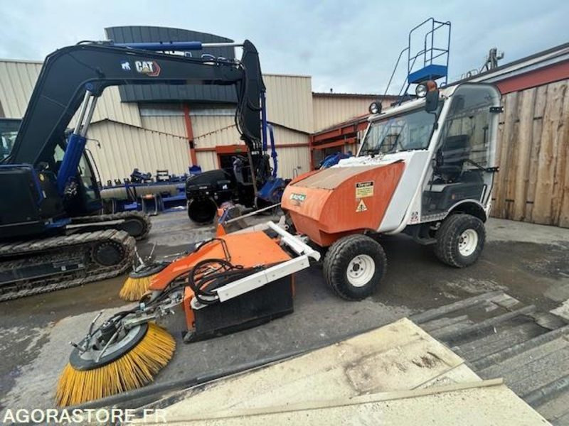 BALAYEUSE/RAMASSEUSE AUSA BD202HL 2015 212 HEURES - Barredora vial: foto 1 BALAYEUSE/RAMASSEUSE AUSA BD202HL 2015 212 HEURES - Barredora vial: foto 1