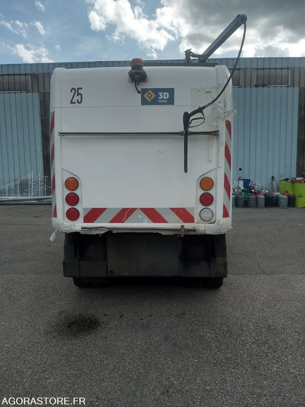 BALAYEUSE RAVO 5 SERIES 540 XL95FCH4CD1020902 - Barredora vial: foto 4 BALAYEUSE RAVO 5 SERIES 540 XL95FCH4CD1020902 - Barredora vial: foto 4