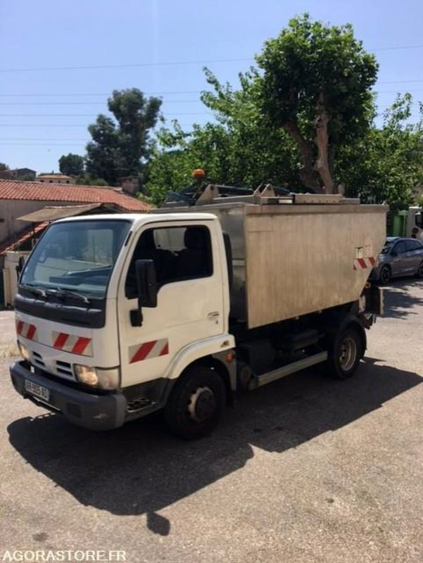 BOM ALU PROVENCE BENNES NISSAN CABSTAR 2005 3T5 PERMIS B - Volquete furgoneta: foto 1 BOM ALU PROVENCE BENNES NISSAN CABSTAR 2005 3T5 PERMIS B - Volquete furgoneta: foto 1