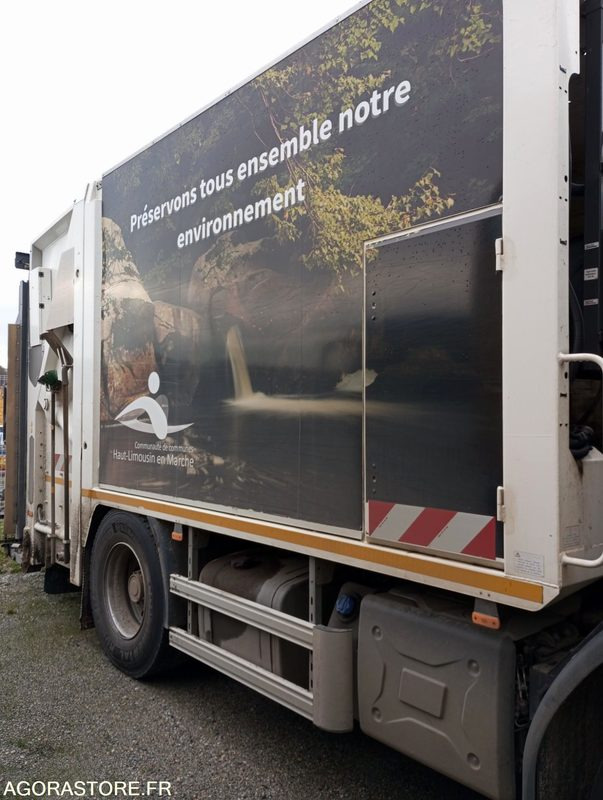 BOM RENAULT D - 2021 - 157703km - FZ331QB - Camión de basura: foto 2 BOM RENAULT D - 2021 - 157703km - FZ331QB - Camión de basura: foto 2