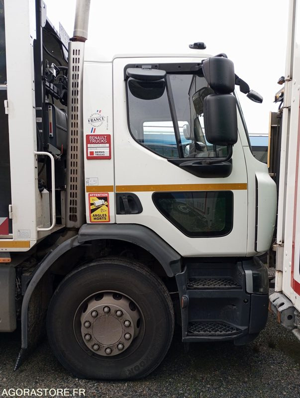 BOM RENAULT D - 2021 - 157703km - FZ331QB - Camión de basura: foto 1 BOM RENAULT D - 2021 - 157703km - FZ331QB - Camión de basura: foto 1