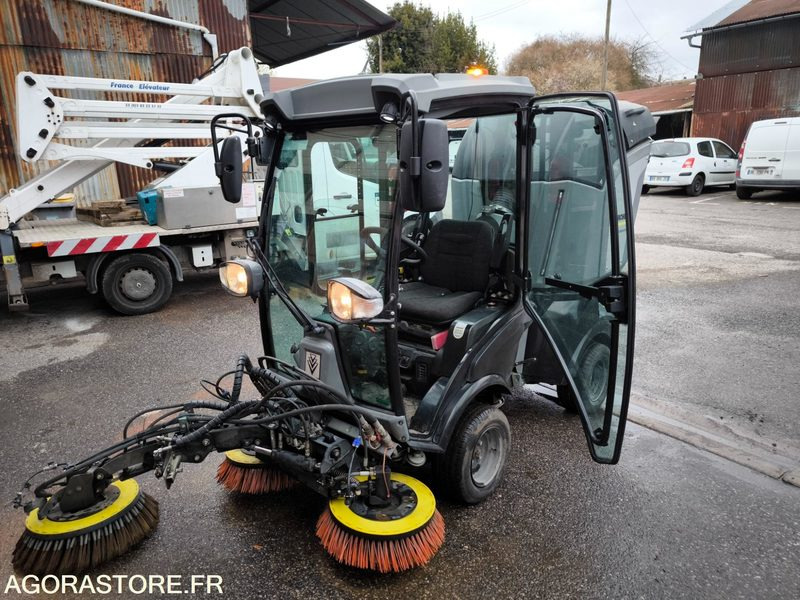 Balayeuse KARCHER MIC 34C 558 heures 2019 - Barredora vial: foto 1 Balayeuse KARCHER MIC 34C 558 heures 2019 - Barredora vial: foto 1
