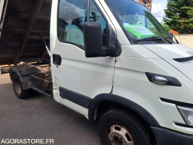 CAMION BENNE IVECO DAILY - Volquete furgoneta: foto 2 CAMION BENNE IVECO DAILY - Volquete furgoneta: foto 2