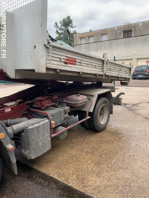 CAMION IVECO AMPLIROLL 65 E 13 TIPPER - 2003 - BON ETAT - Camión volquete: foto 5 CAMION IVECO AMPLIROLL 65 E 13 TIPPER - 2003 - BON ETAT - Camión volquete: foto 5